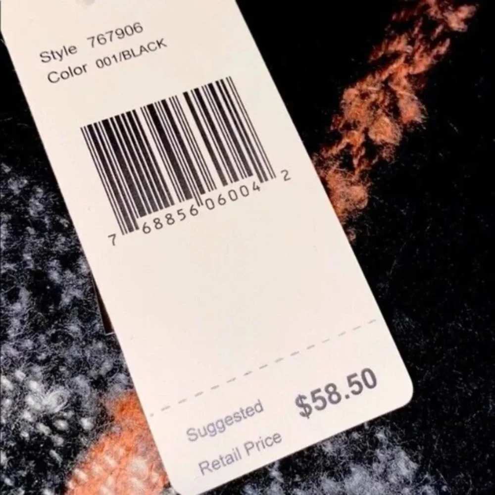 (NWT) Cashmink by V. Fraas Women's Bouclé Black Plaid Wrap Scarf